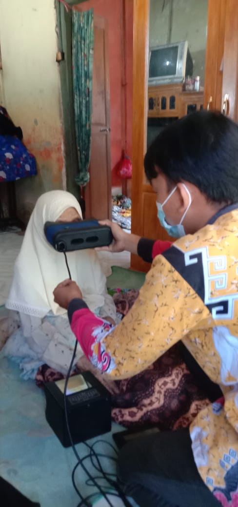 Mengunjungi warga distabilitas di pekon Serai guna perekaman KTP-el 3.jpeg